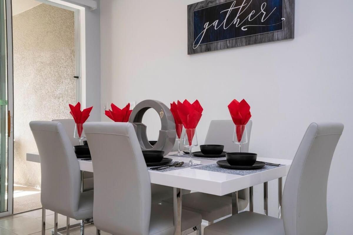 Gorgeous 4 Bedroom W Screened Pool Close To Disney 2653 Kissimmee Eksteriør bilde